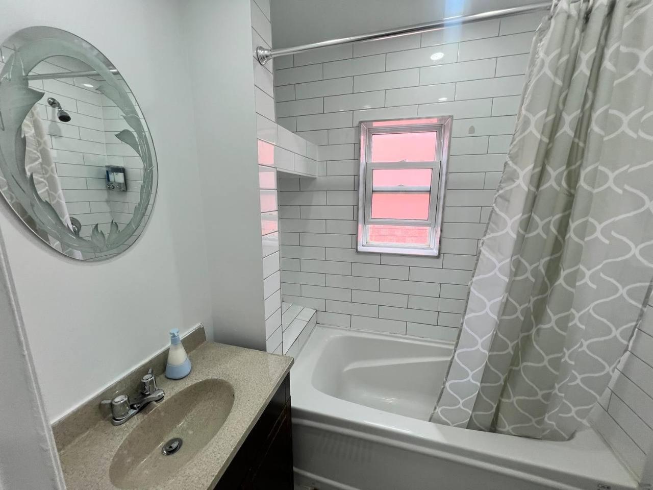 #1 Convvy-Nient Residence! Toronto Eksteriør billede